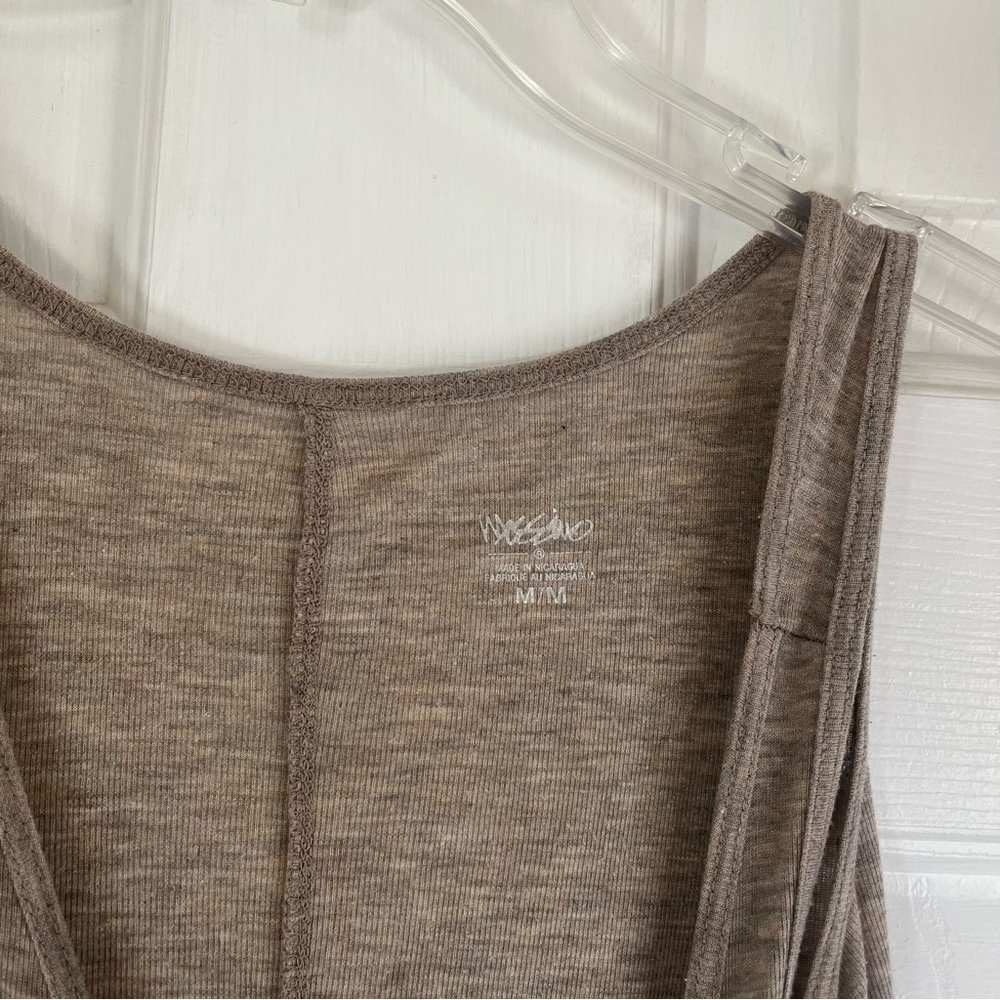 Mossimo Tank Top - Picture 3 of 3